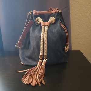 Michael Kors Bucket Shoulder Bag - EUC